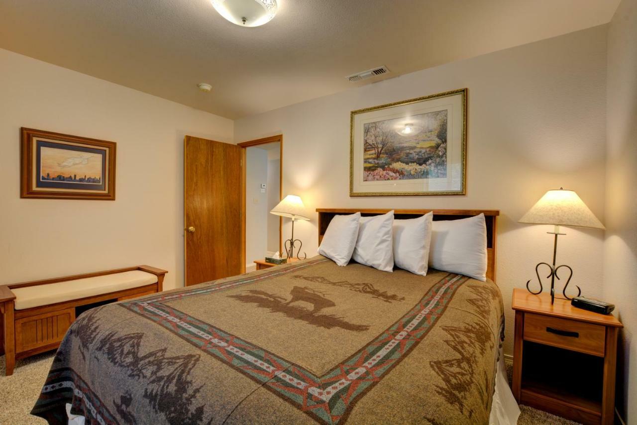 Morrisons Rogue River Lodge Merlin Exterior foto